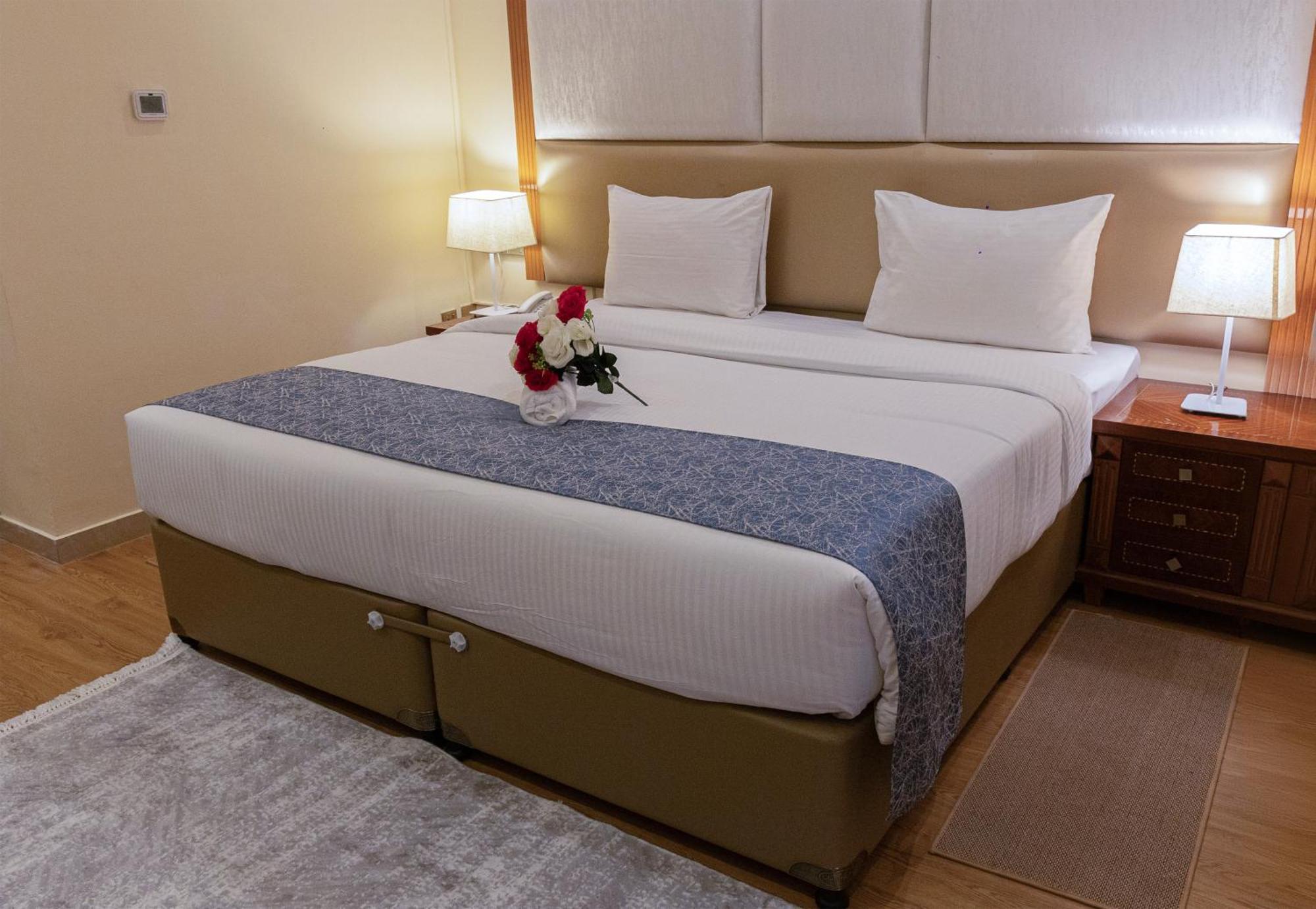 Vendome Plaza Hotel Dubai Eksteriør bilde