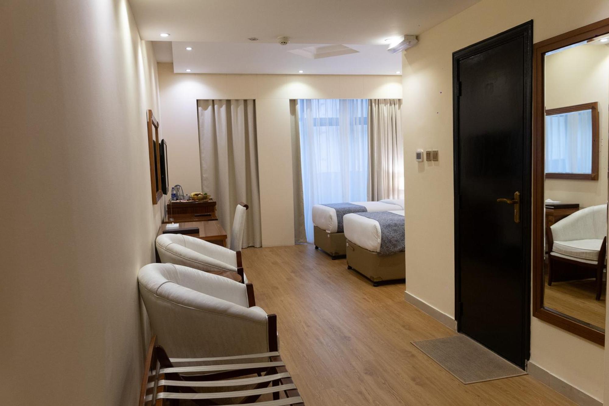Vendome Plaza Hotel Dubai Eksteriør bilde