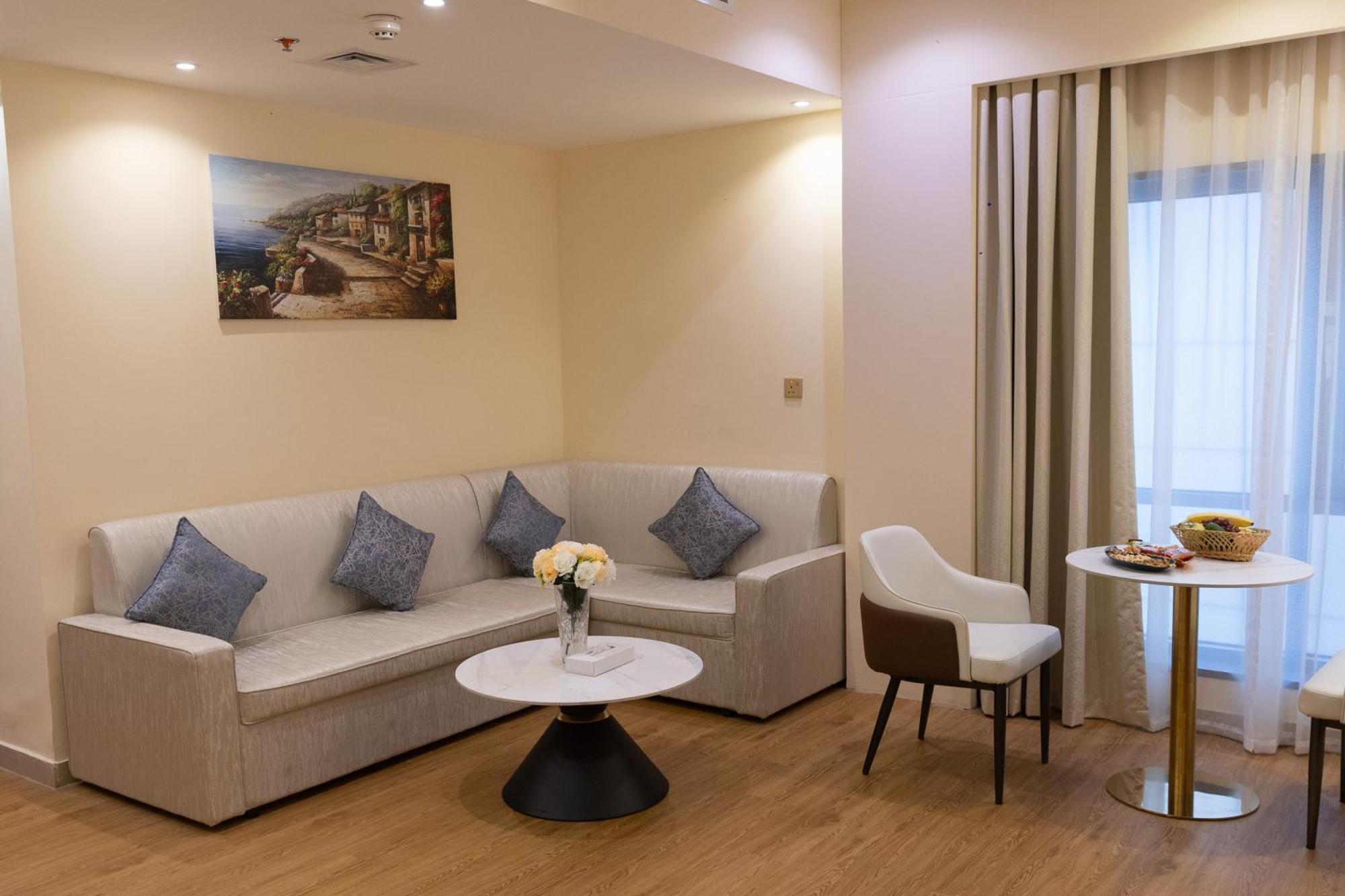 Vendome Plaza Hotel Dubai Eksteriør bilde