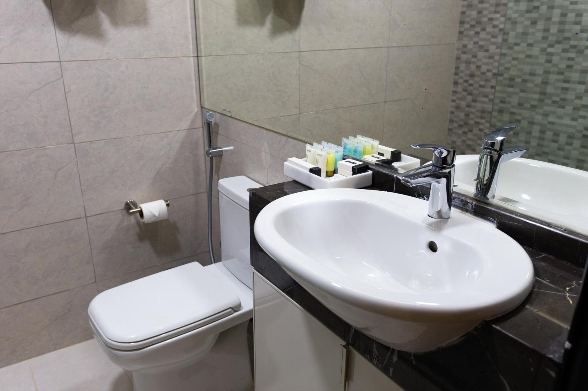 Vendome Plaza Hotel Dubai Eksteriør bilde
