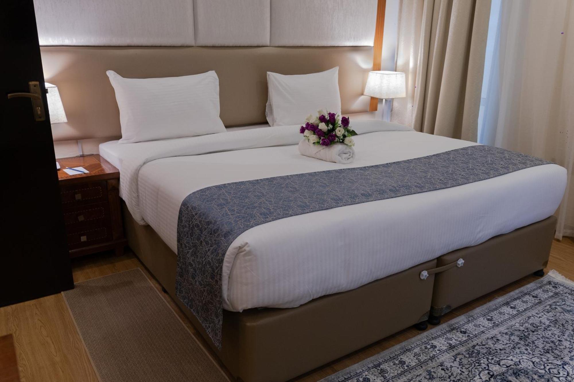 Vendome Plaza Hotel Dubai Eksteriør bilde
